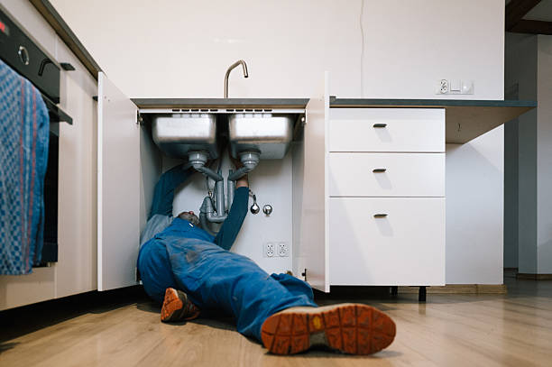 Professional Leak Detection technician working in Chilton, TX